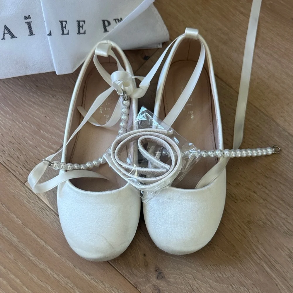 Kailee P, Harper Cream Dress Shoes with Classic Rounded Toe